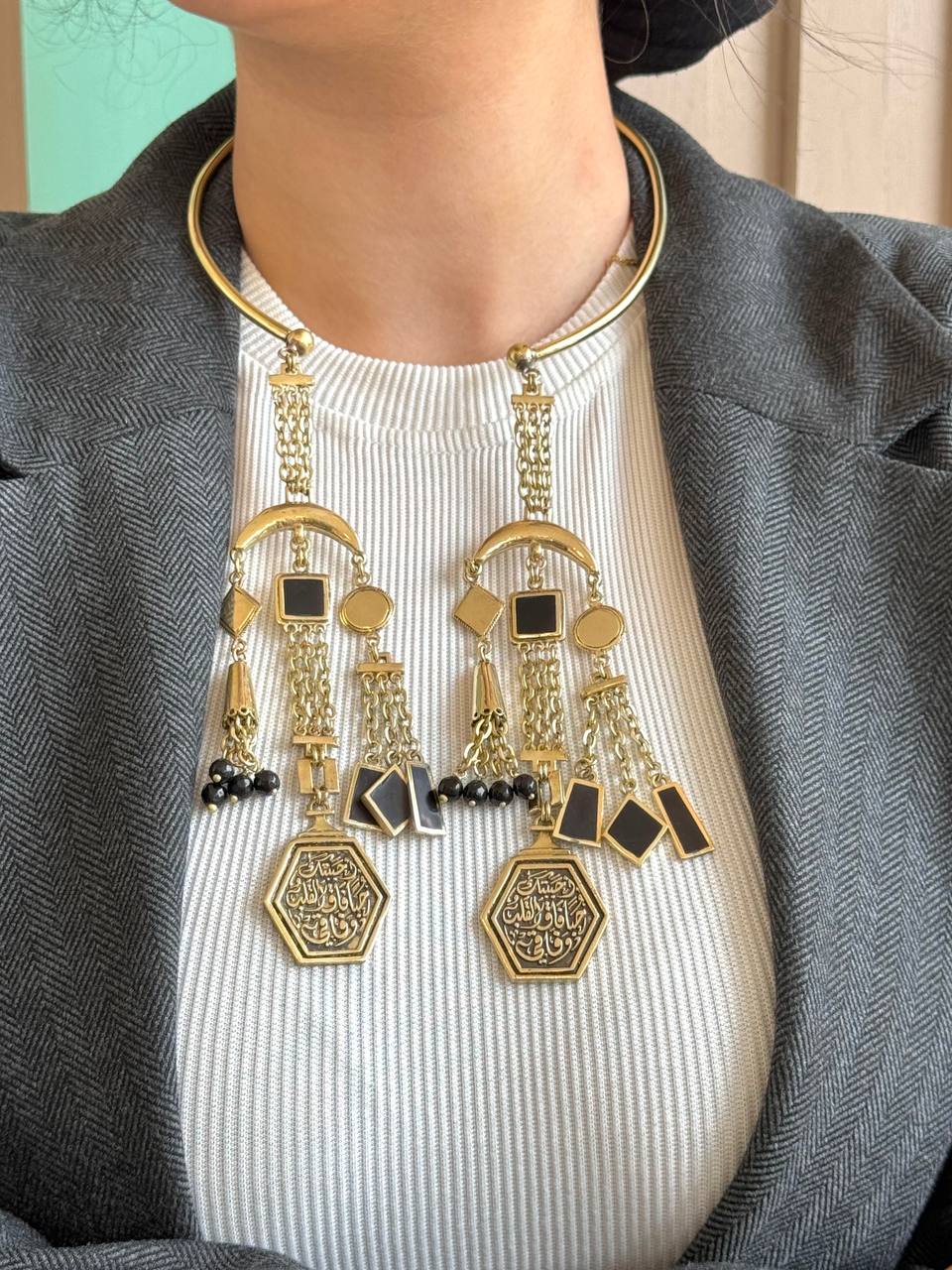 Very Unique Set - طقم اسكارف بألوان مختلفه